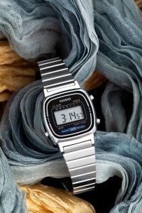 CASIO LA670WA-1DF Kadın Kol Saati - 5